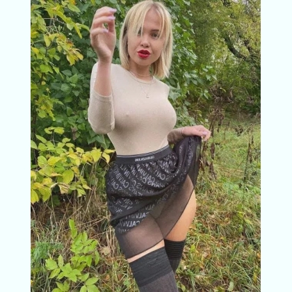 � ������     ����  ����e���
